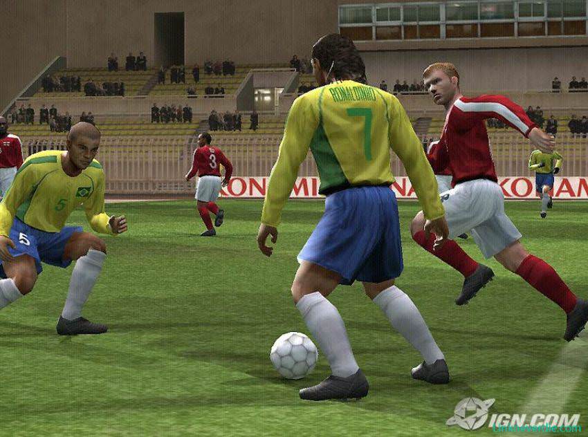 Hình ảnh trong game PES 2004 (screenshot)