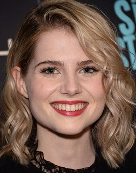 Diễn viên Lucy Boynton