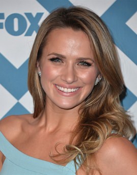 Diễn viên Shantel VanSanten