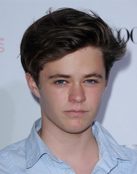 Diễn viên Harrison Gilbertson