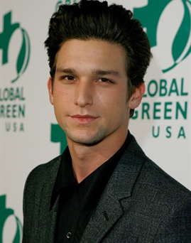 Diễn viên Daren Kagasoff