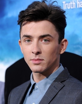 Diễn viên Matthew Beard