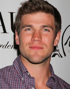 Austin Stowell