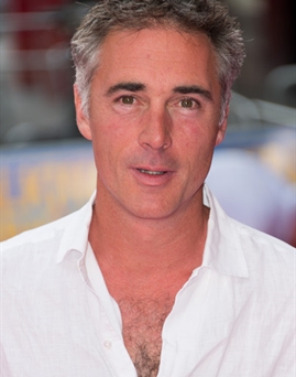 Diễn viên Greg Wise