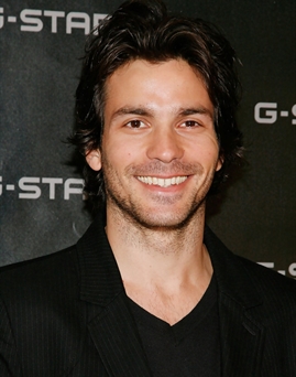 Diễn viên Santiago Cabrera