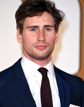 Diễn viên Edward Holcroft