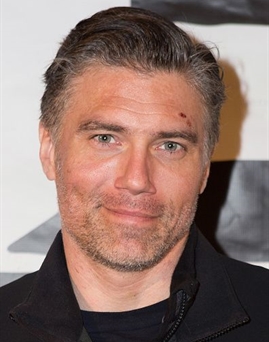 Diễn viên Anson Mount