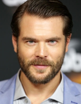 Charlie Weber