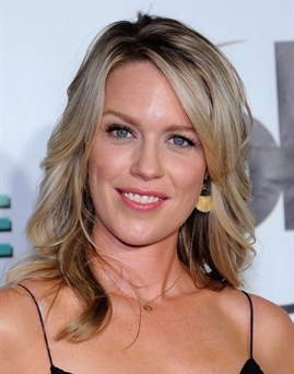 Diễn viên Jessica St. Clair