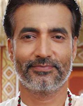 Diễn viên Narendra Jha