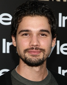 Diễn viên Steven Strait