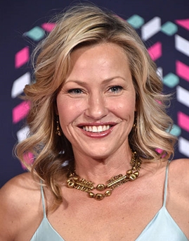 Diễn viên Joey Lauren Adams