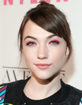 Violett Beane