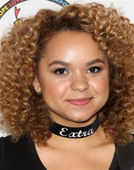 Diễn viên Rachel Crow