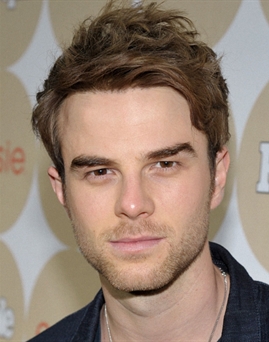 Diễn viên Nathaniel Buzolic