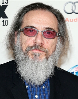 Đạo diễn Larry Charles