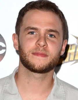 Iain De Caestecker