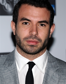 Diễn viên Tom Cullen