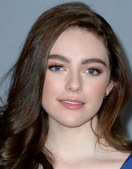 Diễn viên Danielle Rose Russell