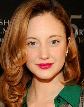 Diễn viên Andrea Riseborough