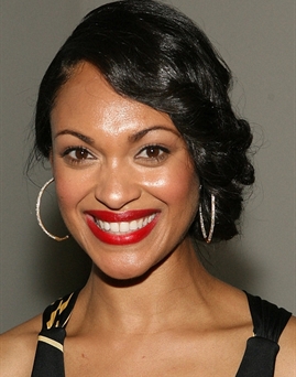 Diễn viên Cynthia Addai-Robinson